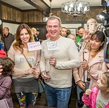 благотворительная акция #розывпарке
_
Фотографии предоставлены пресс-службой Одинцовского муниципального района. Фотограф Виктор Жуков.