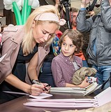 благотворительная акция #розывпарке
_
Фотографии предоставлены пресс-службой Одинцовского муниципального района. Фотограф Виктор Жуков.